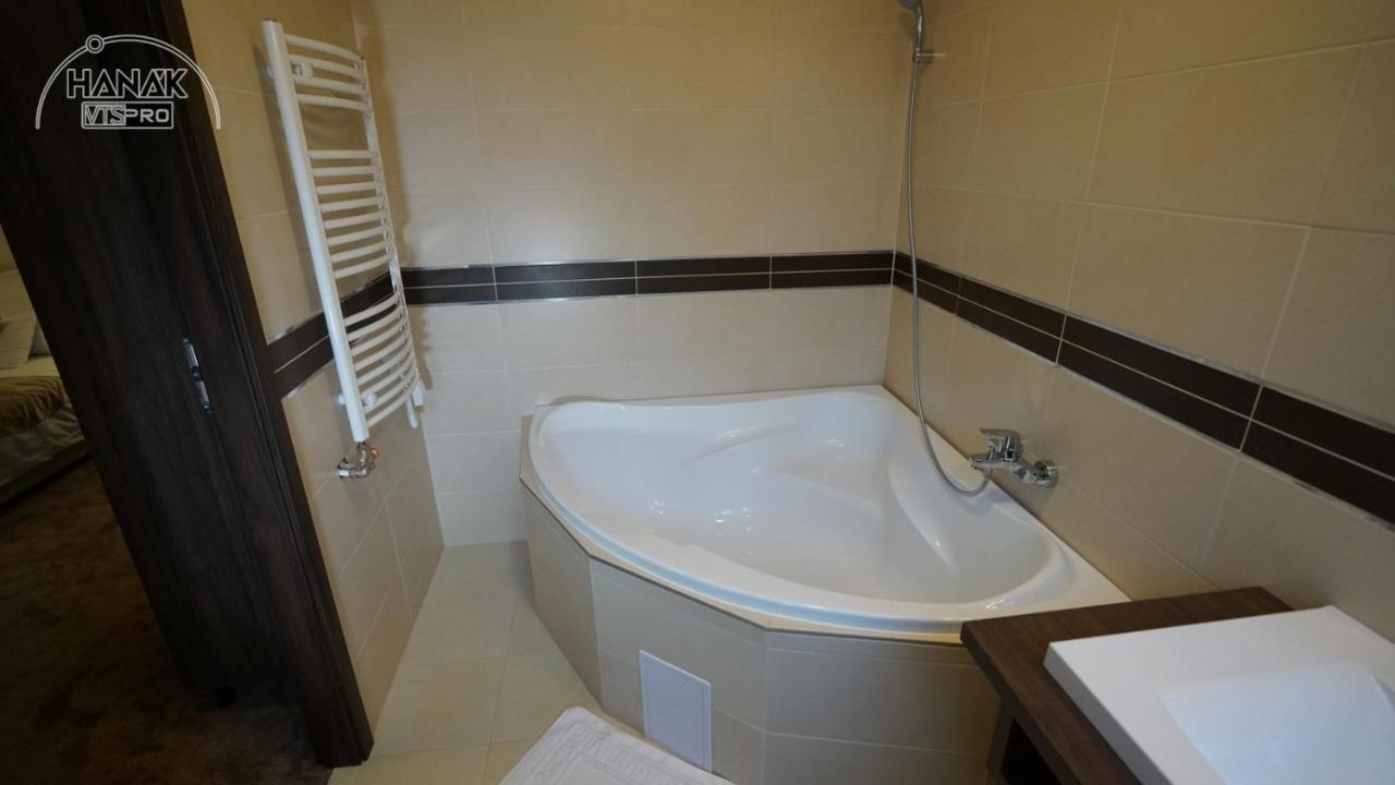 Hotel Irisz Nyíregyháza Екстериор снимка
