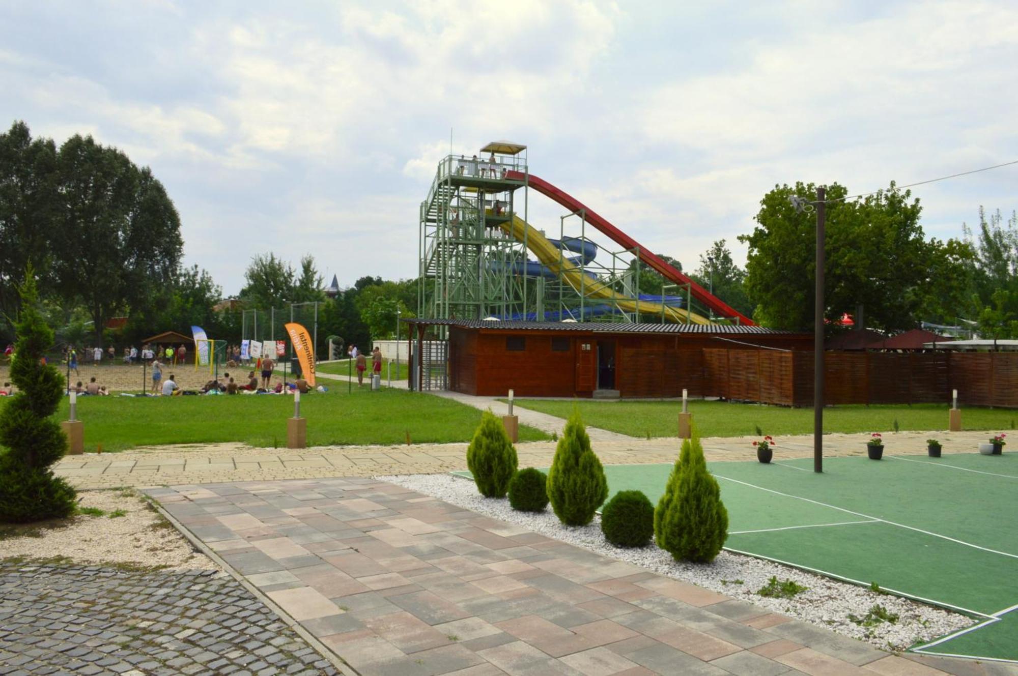 Hotel Irisz Nyíregyháza Екстериор снимка