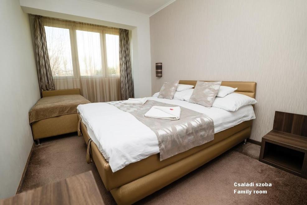 Hotel Irisz Nyíregyháza Екстериор снимка