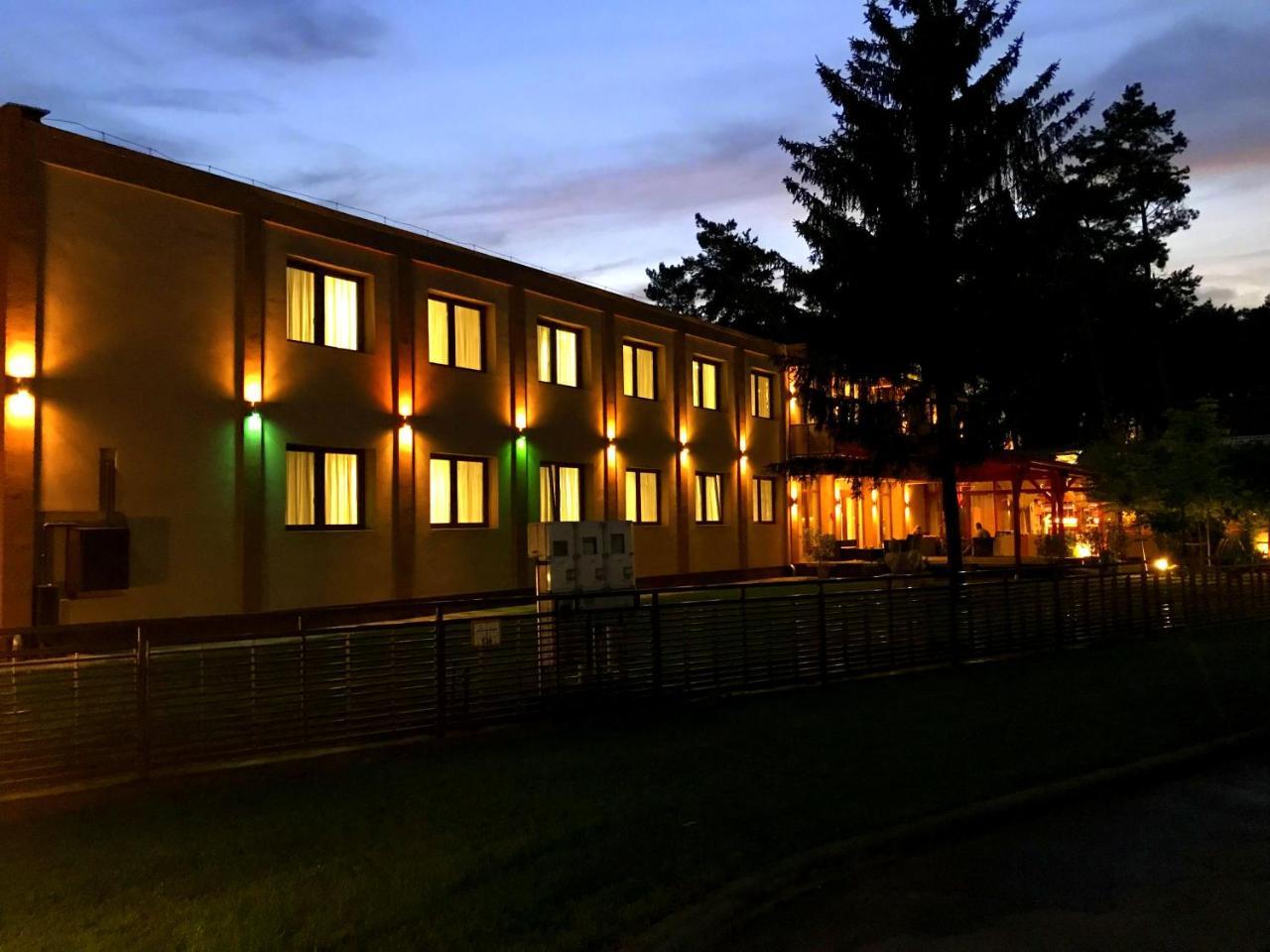 Hotel Irisz Nyíregyháza Екстериор снимка